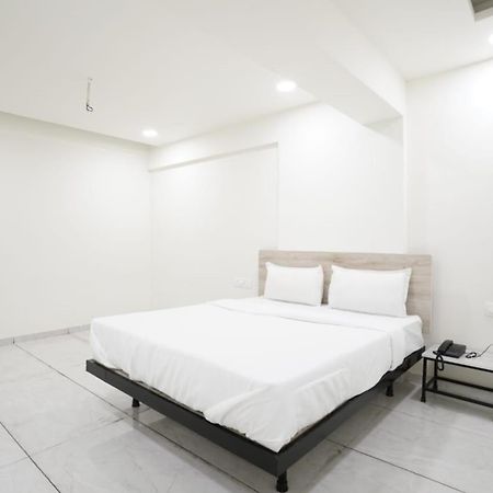 Hotel Bhakti Inn ナーシク エクステリア 写真